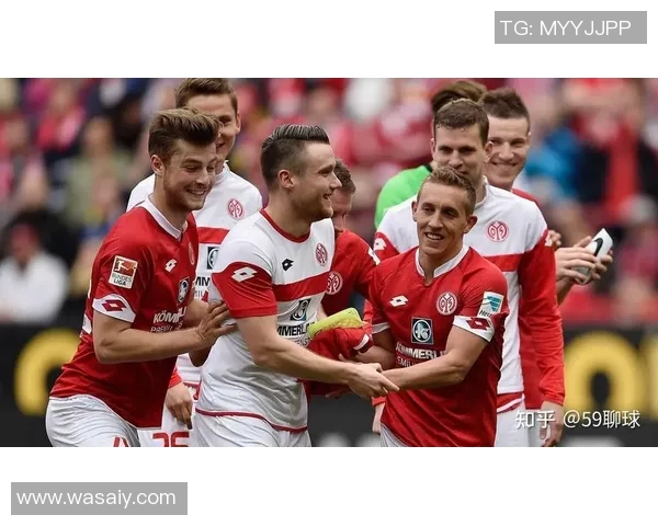 美因茨与斯图加特激战正酣精彩比赛直播全程回顾与分析 美因茨与斯图加特激战正酣精彩比赛直播全程回顾与分析